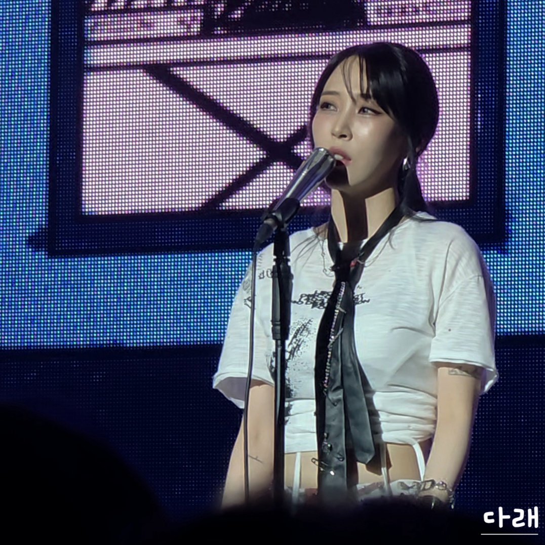 오늘 너무 행복했어 앞으로도 우리 쭉 행복하자 엄마소원이다 😉💕

#문별 #moonbyul
