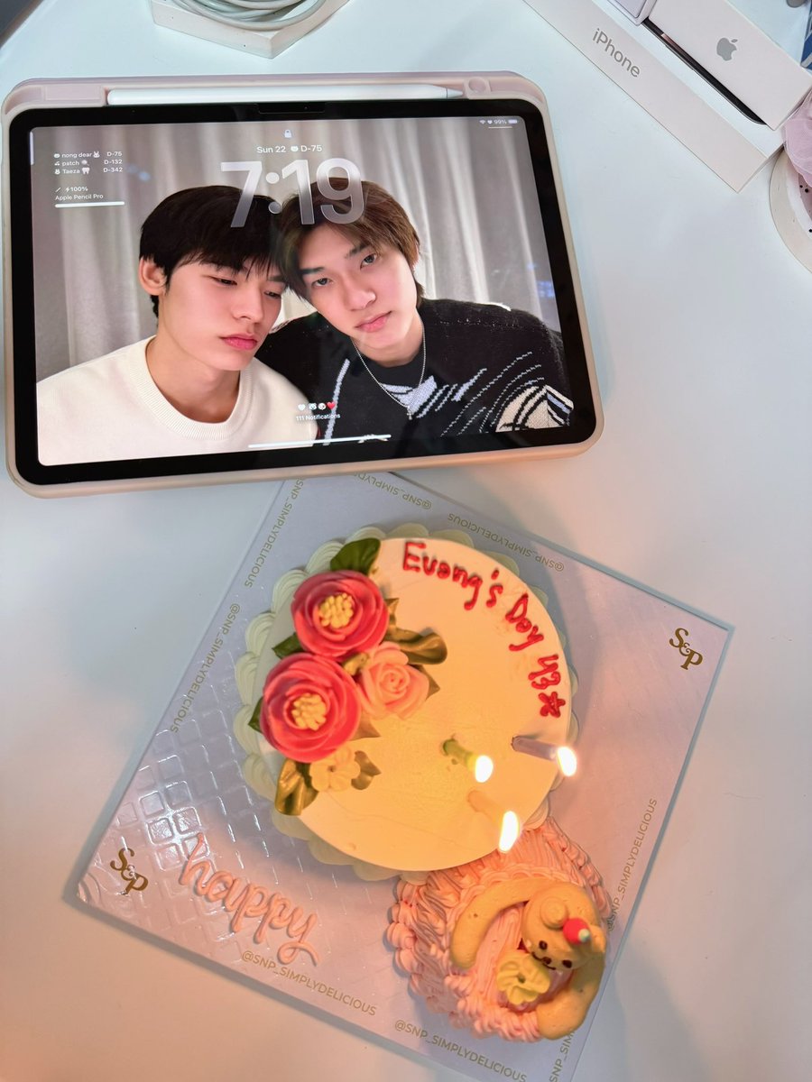 dear3year's tweet photo. ก็ยังเป็นเธอเสมอ ที่ทำให้ใจมันยิ้มได้ ; - )
                               |
 ( #twnpich #porsuppakarn 🐶🐻‍❄️♥️ ) https://t.co/YnmyQEwAPm