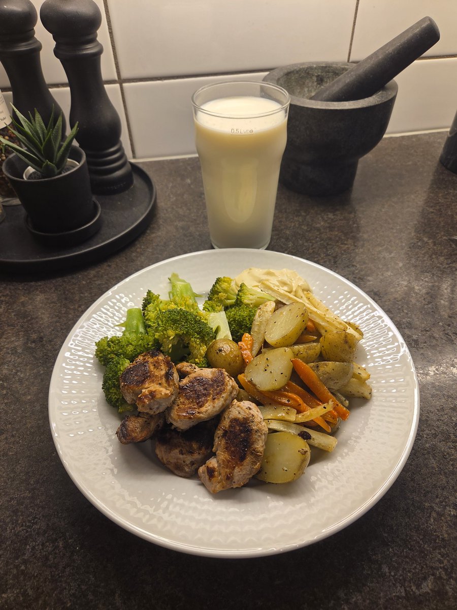 Klein_Neko tweet media