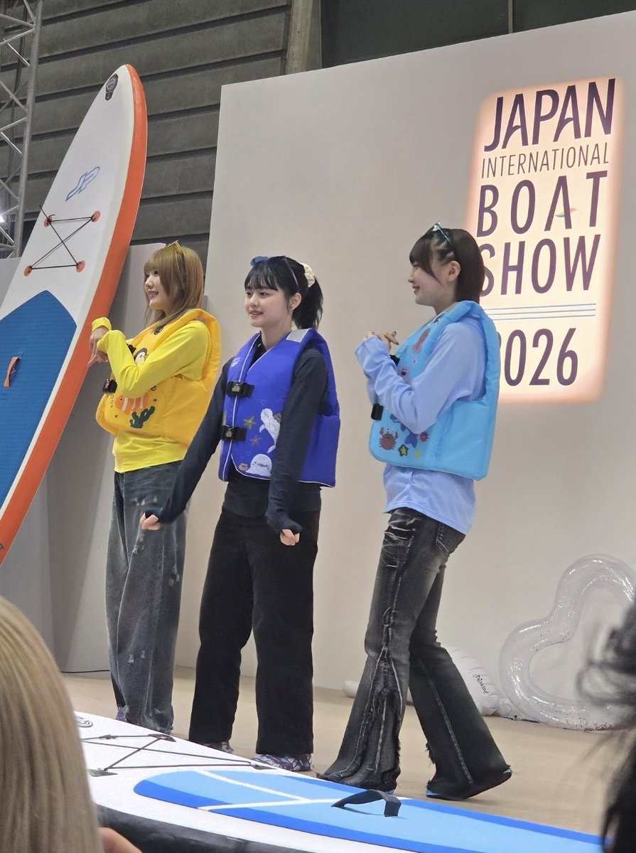 oCAf8Zsk992lqO7's tweet photo. スタイルの良さが分かる写真も
みんなスラッとしてカッコええなぁ！

#MARIS https://t.co/Qao0r62Izy