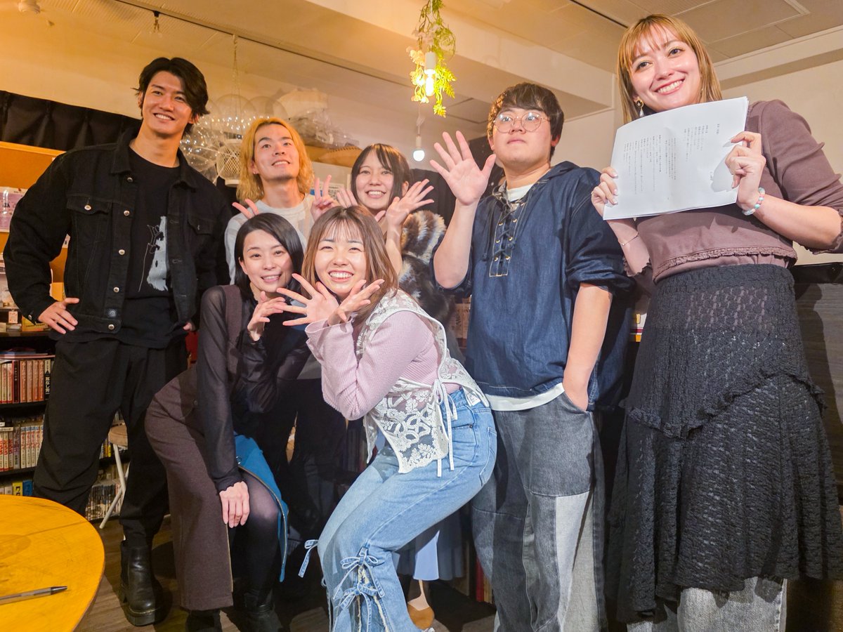 今日はこちらにお邪魔して来ました！
初めて参加するイベントでどんな感じなのかとドキドキでした😳
あれだけ沢山の単語とセリフを全部入れてあんなに綺麗に纏まるの本当に凄い✨✨
完成した脚本が目の前で読まれて命吹き込まれてくのも凄かった🥹✨
無理してでも来て本当に良かったです🥹
#即興朗読劇