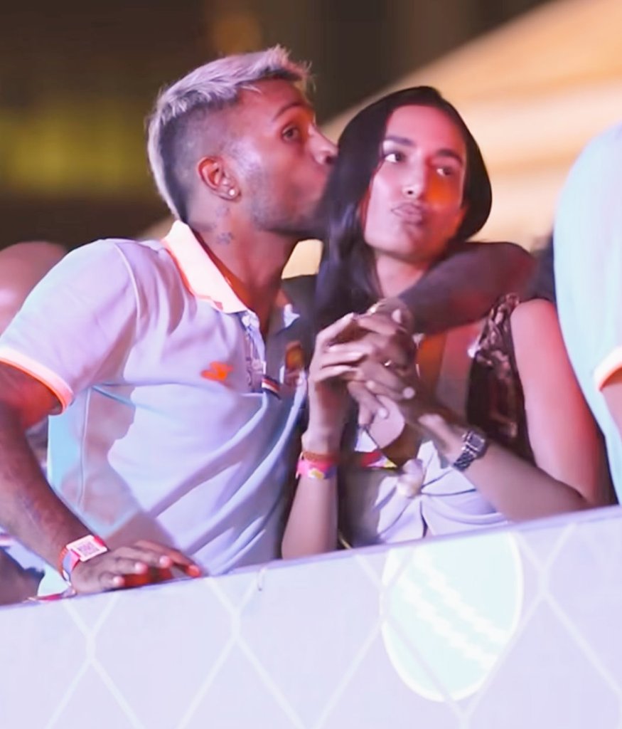 मशहूर फुटबॉलर क्रिस्टियानो रोनाल्डो ने अपनी पत्नी जॉर्जिया के लिए अंतरिक्ष में एक गैलेक्सी खरीद ली हैं।

इसके लिए करीब 38.5 मिलियन डॉलर खर्च किए हैं। 

जिस तरह रोनाल्डो ने पत्नी के प्रेम में इतनी बड़ी गैलेक्सी ही खरीद ली।

उसी तरह अपना हार्दिक भी रोनाल्डो से कम नहीं..see more