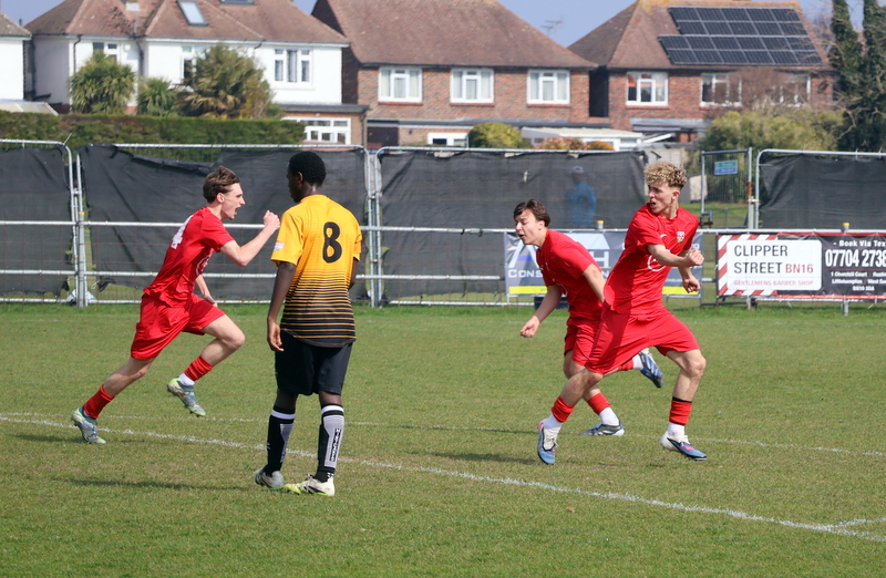 Roger Smith tweet media