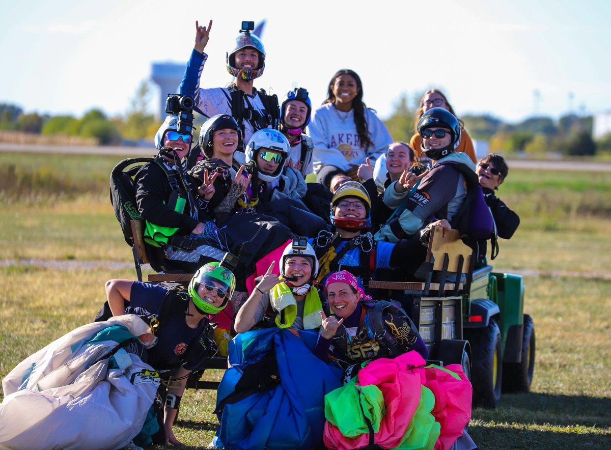 Skydive Indianapolis tweet media