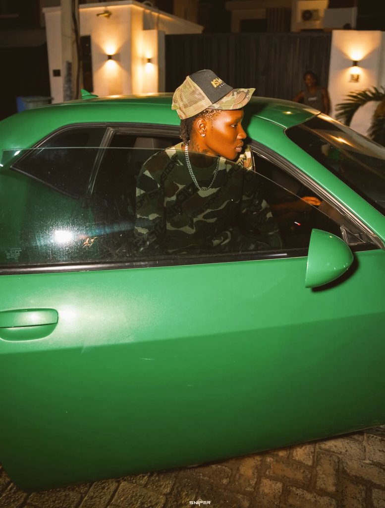 @deb@yo😈 tweet media