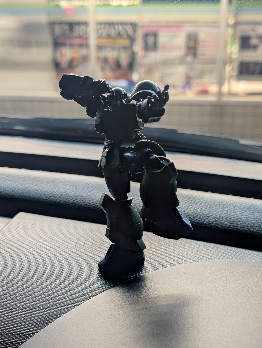 FuruRiko's tweet photo. コンビニにあったので買ってみた！
コイツ…よく動けぞ‼️

「さぁ来い！戦い方を教えてやる!!」 https://t.co/J82ccpZOo7
