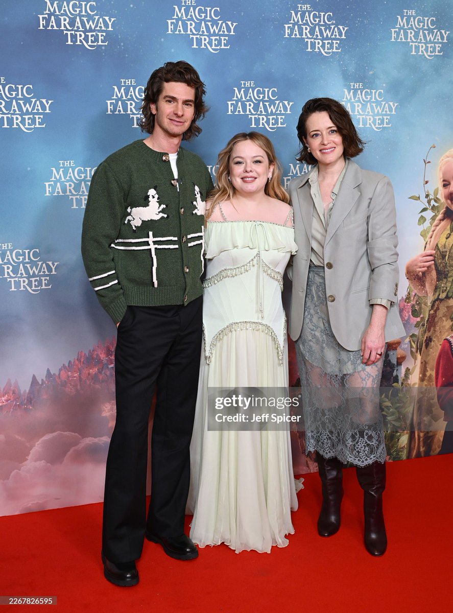 Nicola Coughlan Style tweet media