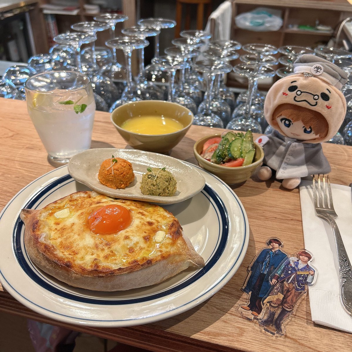 npyaaa622's tweet photo. この間ぶらり途中下車旅してきました🫶ハチャプリもカレーも最高に美味しくてどちらもまたぜひ行きたいと思いました🤍
Mineさんは伊野尾さんのお席でぜひ写真をどうぞと言ってくださり、ありがたく写真を撮らせていただきました🥺🫶
幸せな旅だった〜💙 https://t.co/kZxVattPAy