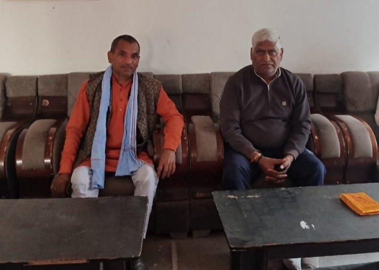 सरल स्वभाव के धनी, समाज की शान,संसदीय कार्य एवं औद्योगिक विकास मंत्री उत्तरप्रदेश सरकार आदरणीय श्री जसवंत सिंह सैनी जी से उनके आवास पर स्नेहिल भेंट की।.
.. सतीश सैनी मंडल मंत्री भारतीय किसान संघ विधानसभा बेहट सहारनपुर <a href="/JaswantSainiBJP/">Jaswant Singh Saini</a>  <a href="/BJP4UP/">BJP Uttar Pradesh</a> 
<a href="/BJP4JilaSRE/">BJP Saharanpur</a>  <a href="/BJP4India/">BJP</a>