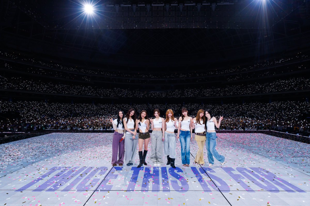 TWICE Bot tweet media