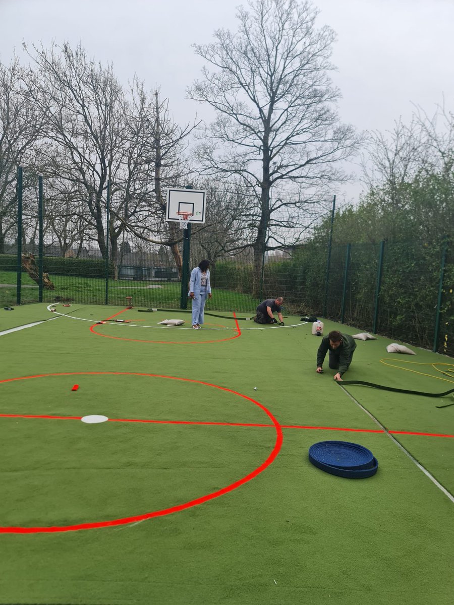 ReflecTeen's tweet photo. This is how our Sunday is going. Creating better space for young people to learn and play.
✨For learning
For playing☀️
For becoming💫 #youthcommunity #safeplace #youthspace #communitymatters #togetherwegrow @reflecteensport 
@TheSocialInvest https://t.co/sToJKfAbOq