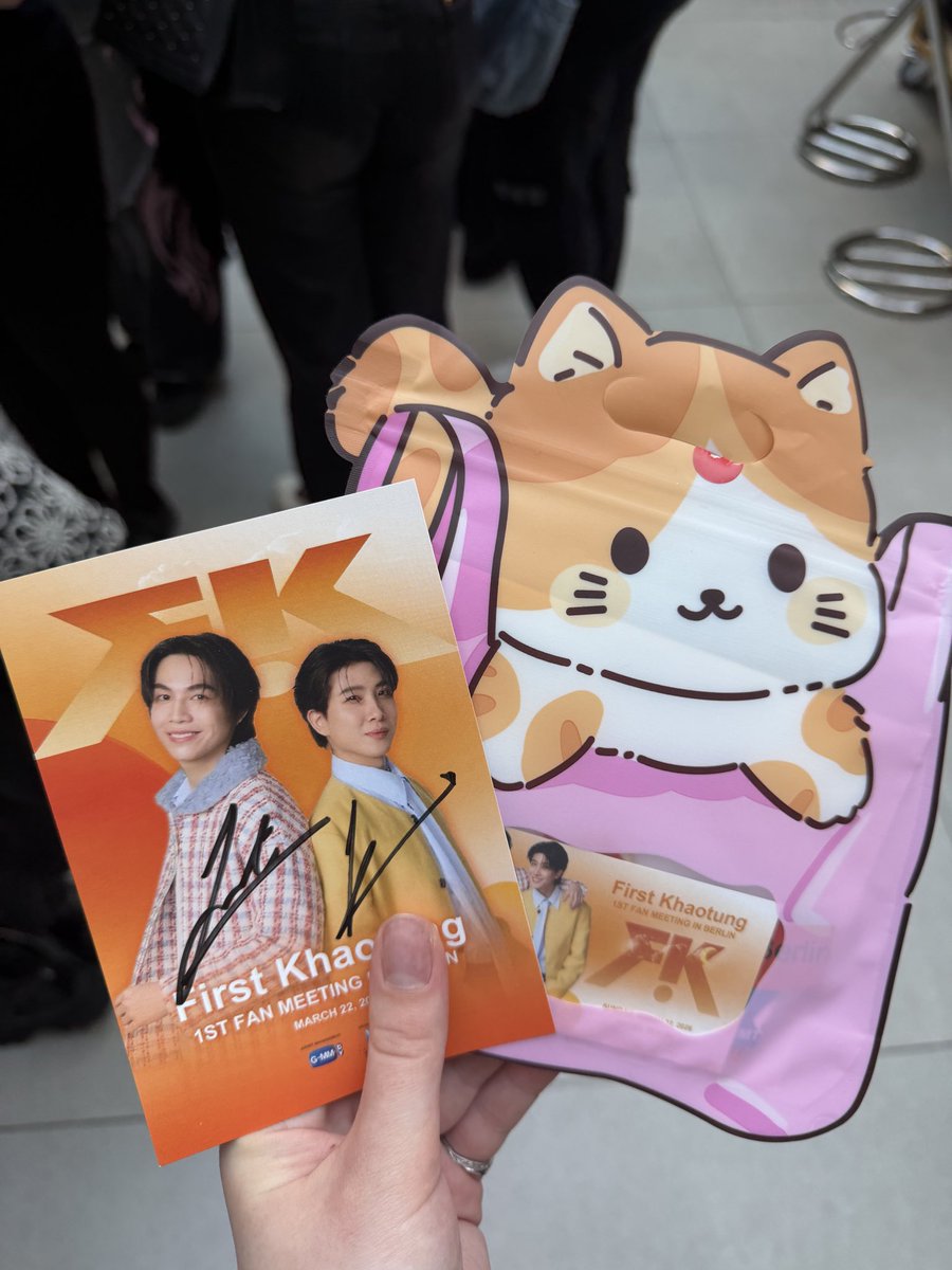 🧡🤍Shana💛💜 - saw fk in berlin💕 tweet media