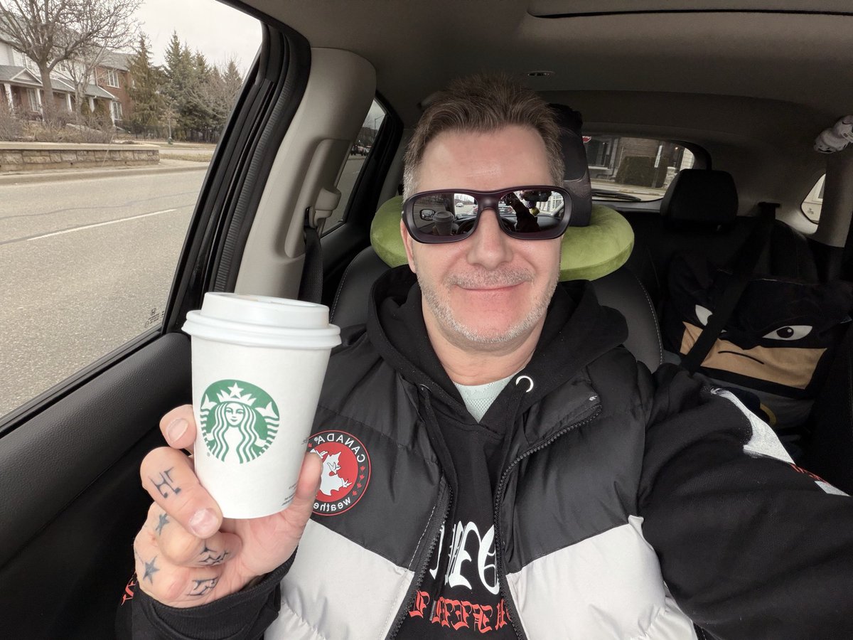 Skolnadianwaitingfor1 tweet media