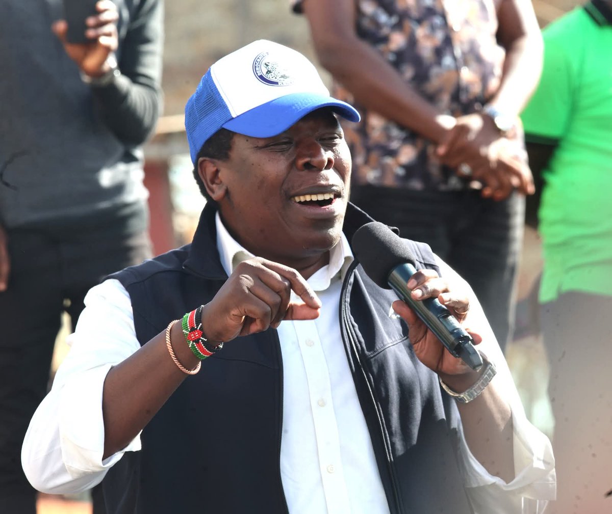 EugeneLWamalwa's tweet photo. After the church service in Kahuro, we received a warm and energizing welcome from the people.
Kahuro wamesema wako kadi na #FormNiWantam
#NikoKadi https://t.co/VpnBEMecpv