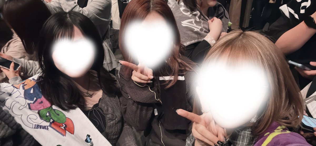 stgl_gr's tweet photo. ほぼリア友←
3連参戦楽しすぎた🤟🏽連れてってくれてありがとう〜🎀݁𖥔.
入場は手こずるレベル超えて埋もれる羽目になってごめんなさい×1000🙇🏼‍♀️🙇🏼‍♀️🙇🏼‍♀️
ワーキャー騒いで泣いて楽しすぎ！ありがとうびっぐらぶ！！！@sosoumiR1 @24_BESTY_24 https://t.co/YLRpextCS5