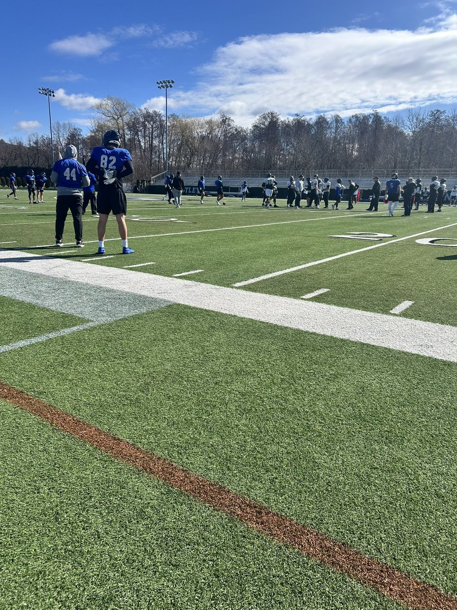 JaydenToppin's tweet photo. I had a great time at Bentley spring practice yesterday. Thanks @Coach_OOmoyeni for the invite. Can’t wait to get back on campus in the summer. @FootballBentley @CoachGeno_ @CJScarpaIII @JeffMoorzzy32 https://t.co/he6WrX1keZ
