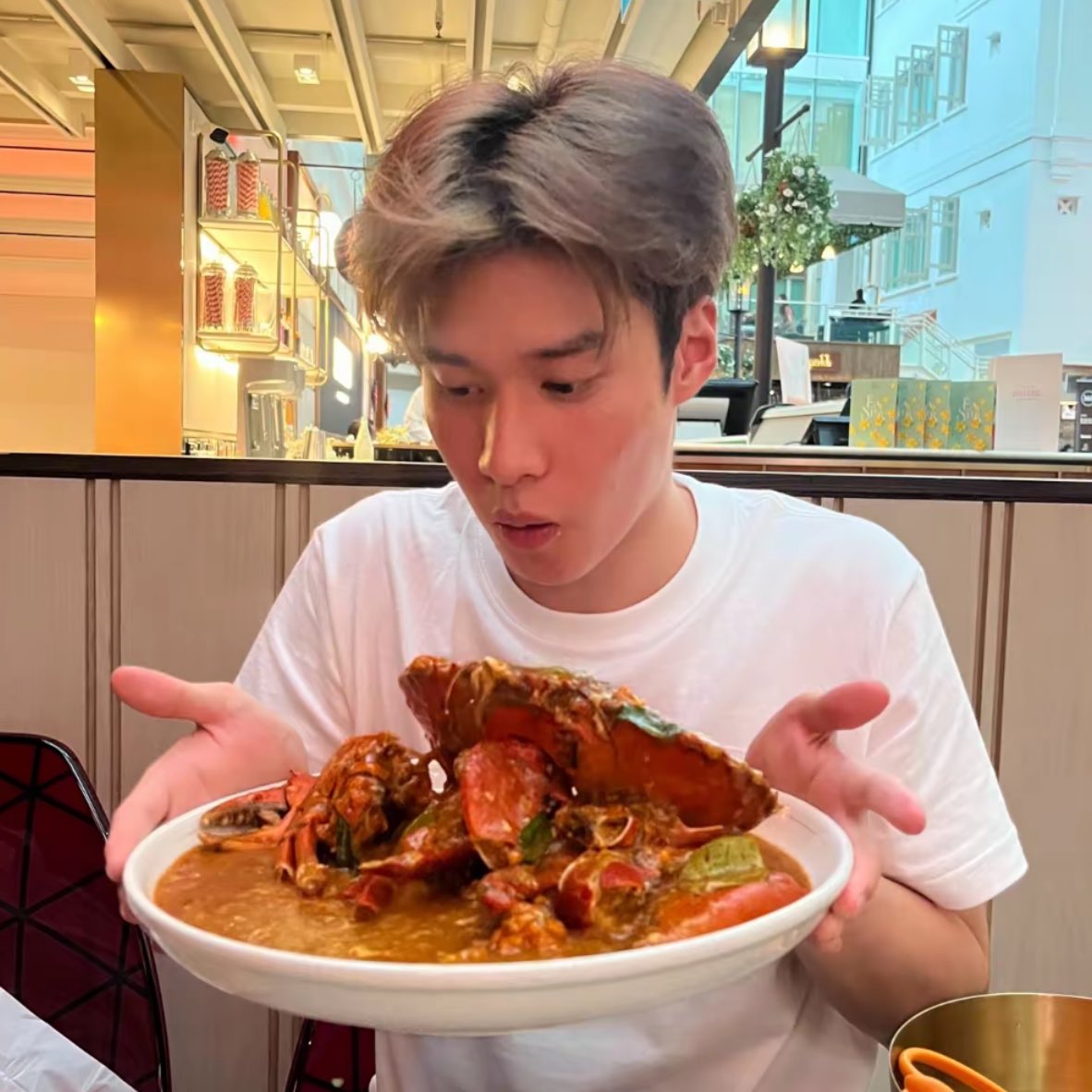 lana ❦ tweet media