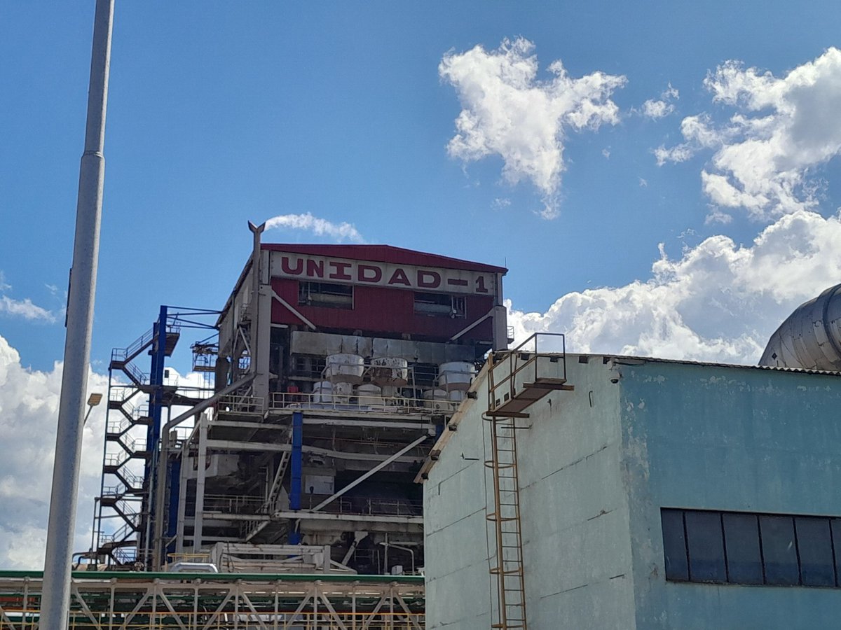 ⚡🇨🇺 Felton 1 sin daños tras desconexión del SEN.
Especialistas evalúan el estado integral de la unidad 1 de la CTE Lidio Ramón Pérez. La planta mantiene condiciones para iniciar el arranque cuando reciba energía externa a 110  y 22 kV, paso necesario para su sincronización. 🏭🔌