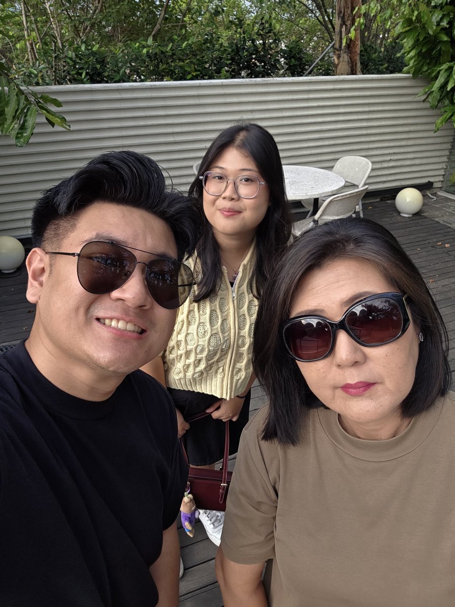 livia's 🍁 tweet media