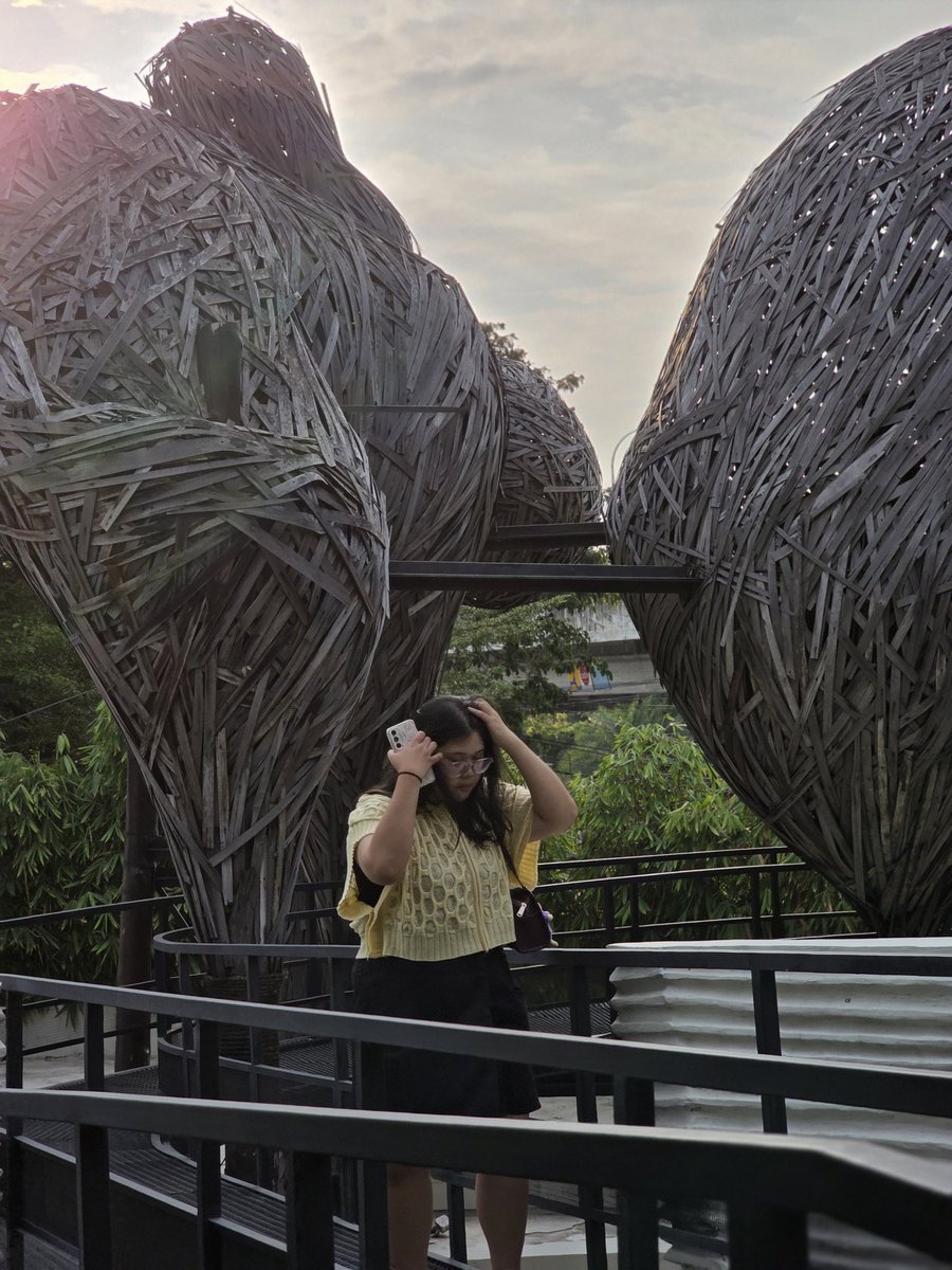 livia's 🍁 tweet media