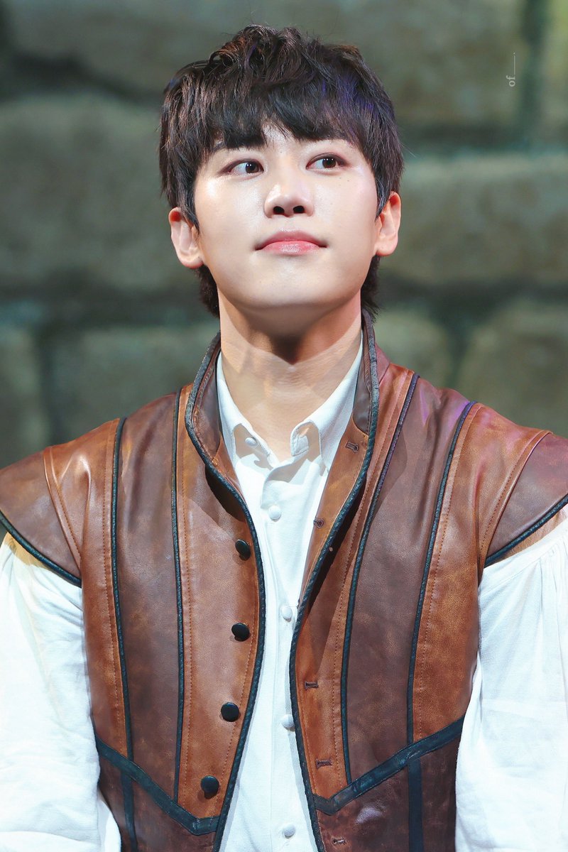 pic_of____'s tweet photo. 20260322 낮 엘시노어
버나르도 役 | #김경록

귀엽당 https://t.co/BhoLXq3Xoe