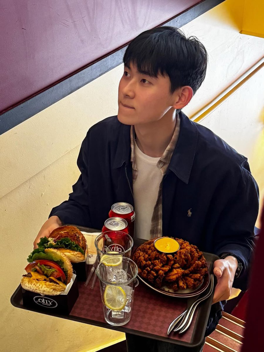 imuo50i's tweet photo. 하아..ㅠㅠ 너무 보고싶었어요ㅠㅠ🥺💚🍀 https://t.co/5xmakq9EwF