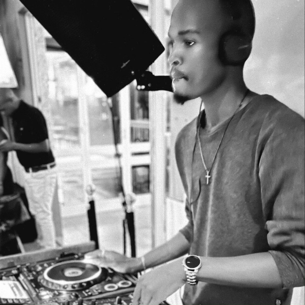 DJSONIQSA's tweet photo. Consistency and talent🤍💯 https://t.co/w1HzfJSBD8
