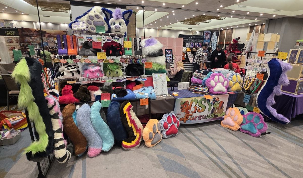 GSY Fursuits 🐾🪡🇨🇦 tweet media