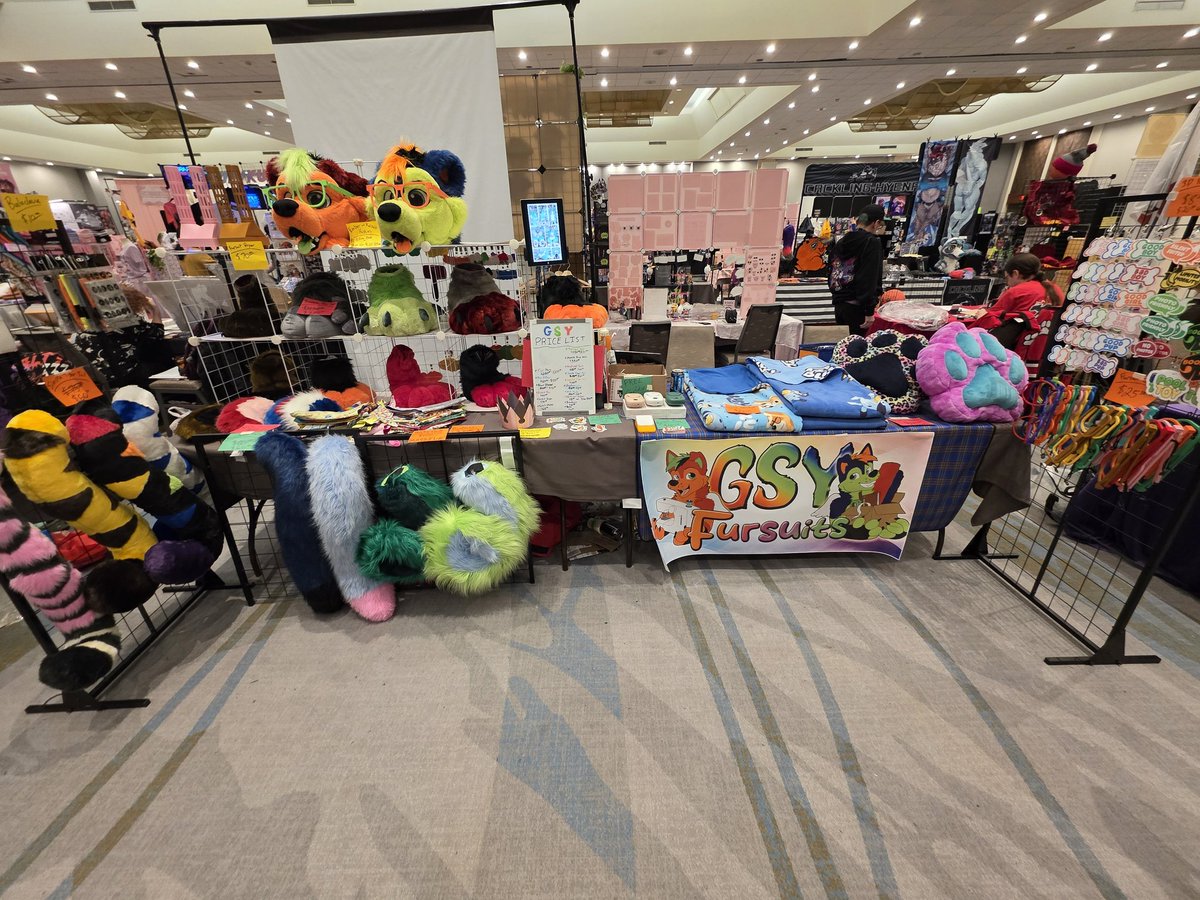 GSY Fursuits 🐾🪡🇨🇦 tweet media