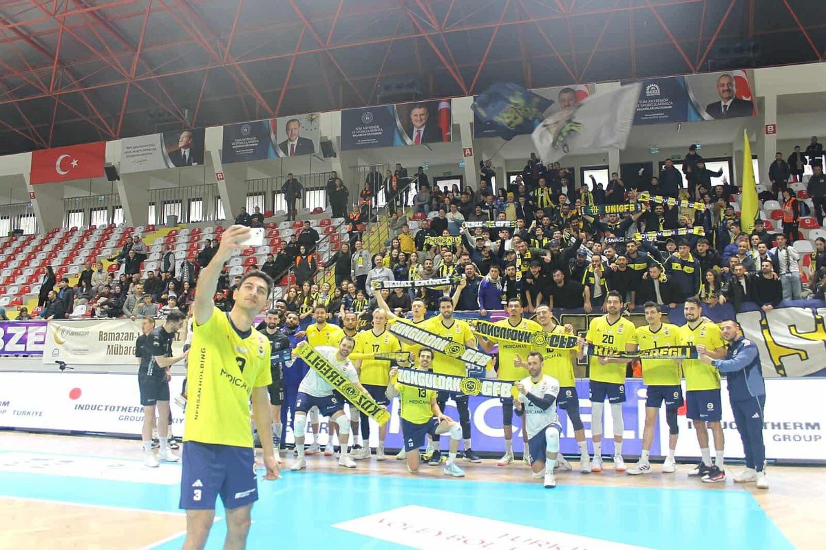 SENDEN AYRI FENERBAHÇE YAPAMIYORUM!

Fenerbahçe Erkek Voleybol takımımızı, Gebze Belediye karşılaşmasında yalnız bırakmadık.

#GençFenerbahçeliler
