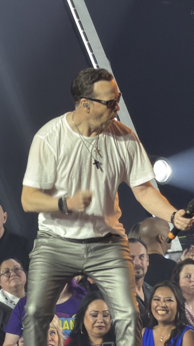 BrandyLamberth's tweet photo. @DonnieWahlberg just wanted to say Happy #nationalDonaldDay to the best one I know!! We 🧡 you!! https://t.co/Ol9cueorXj