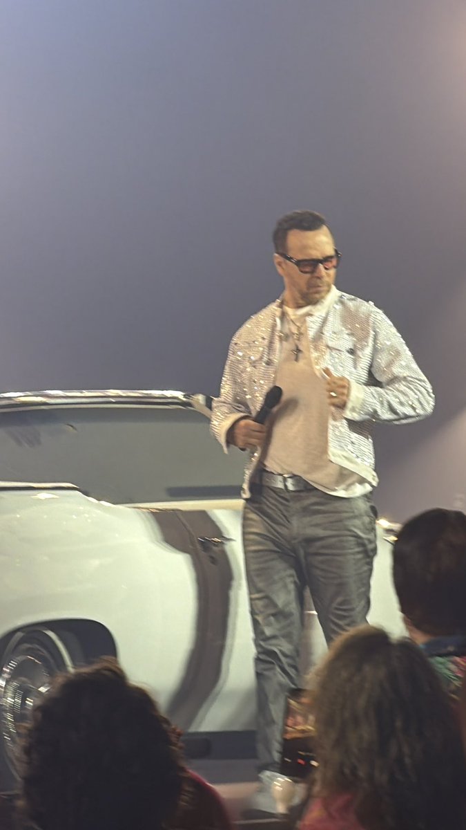 BrandyLamberth's tweet photo. @DonnieWahlberg just wanted to say Happy #nationalDonaldDay to the best one I know!! We 🧡 you!! https://t.co/Ol9cueorXj