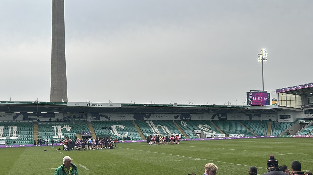 Tracey Denny 🍒⚪️ 🎪🏏🏑🏉🚘🏋️♀️👩🏫 tweet media