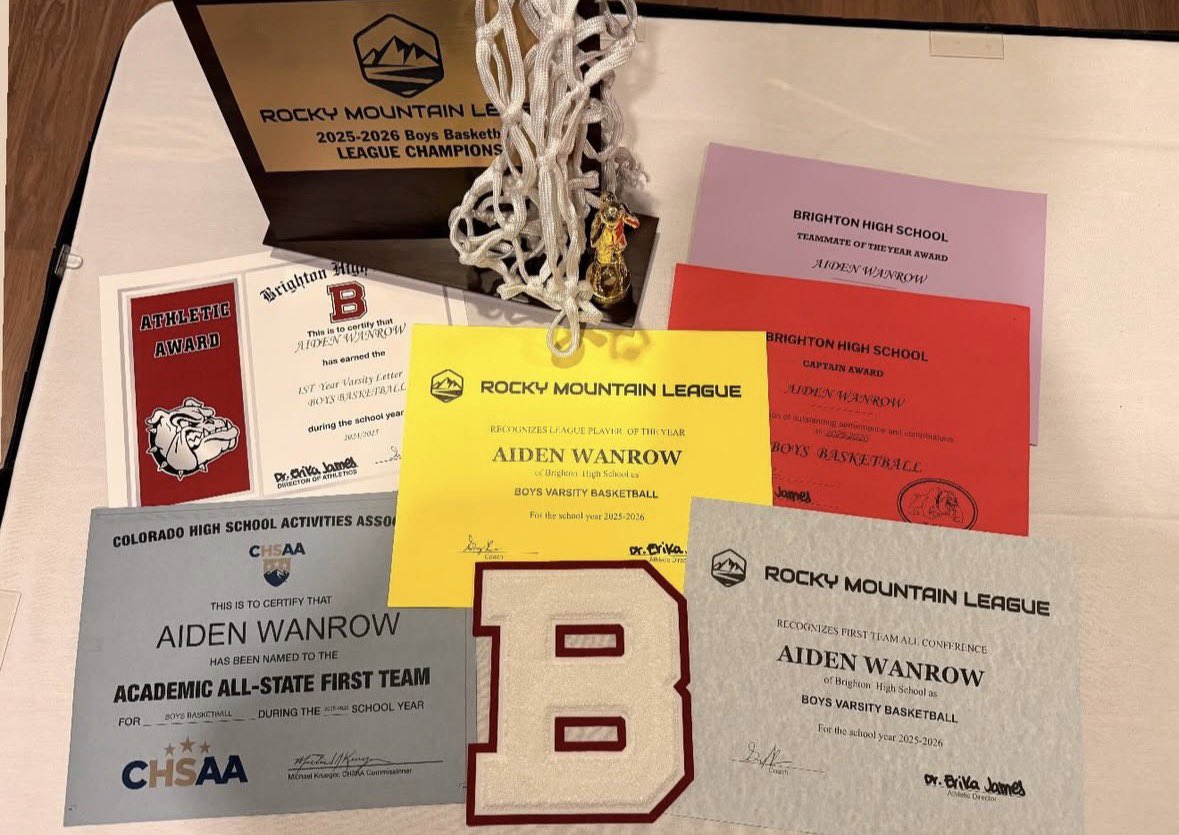 WanrowAiden's tweet photo. This past season I am very grateful to say that I won some awards alongside my amazing teammates!
1.League player of the year!
2. Teammate of the year
3.first team all conference 
4. Academic all state first team
5.Brighton bulldogs athletic award 
6.Captain award https://t.co/lr3khgIINr