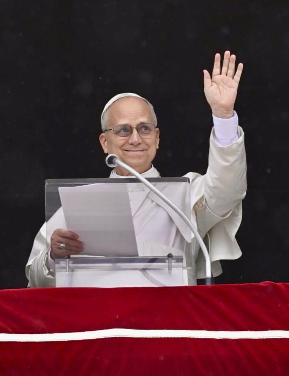 vickagarf's tweet image. The narrative of Lazarus' resurrection invites us to free our hearts from habits, conditioning, and ways of thinking that, like large stones, imprison us in the tombs of selfishness, materialism, violence, and superficiality.
Angelus time - March 22nd.