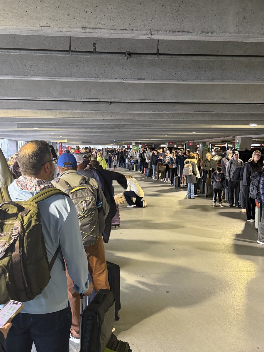 Twiggy Pucci Garçon tweet media