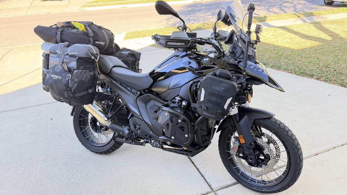 UnNonSequitur tweet media