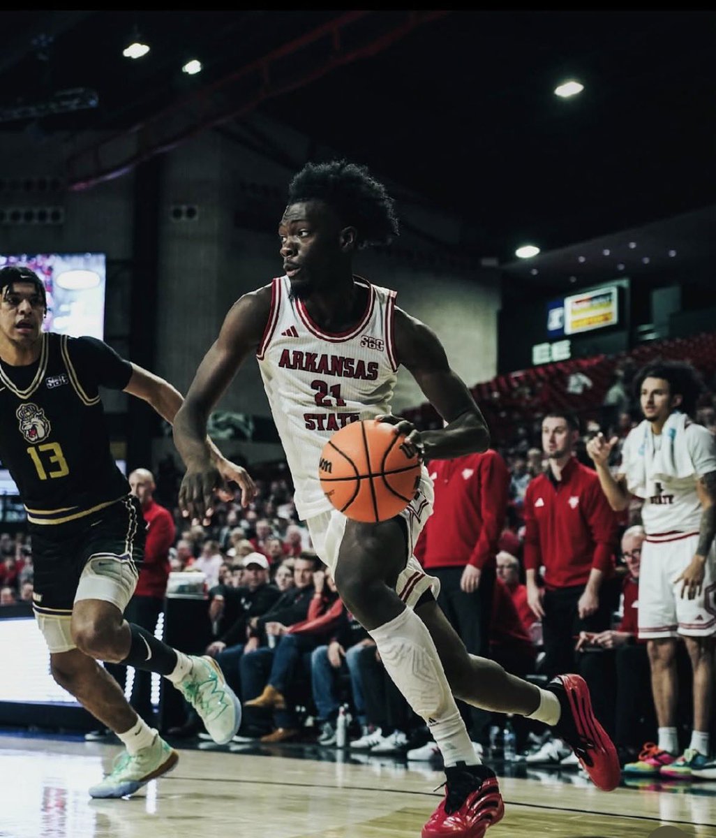 Tobias Bass tweet media