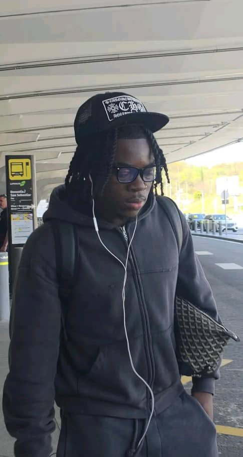 AllezLesLions's tweet photo. 🔴 L'attaquant de Fulham, Macauley Zepa, est arrivé en Espagne pour le stage des Lions U23. 🇨🇲

📸 Le Talk de Pricille https://t.co/Qzo33s4QsH