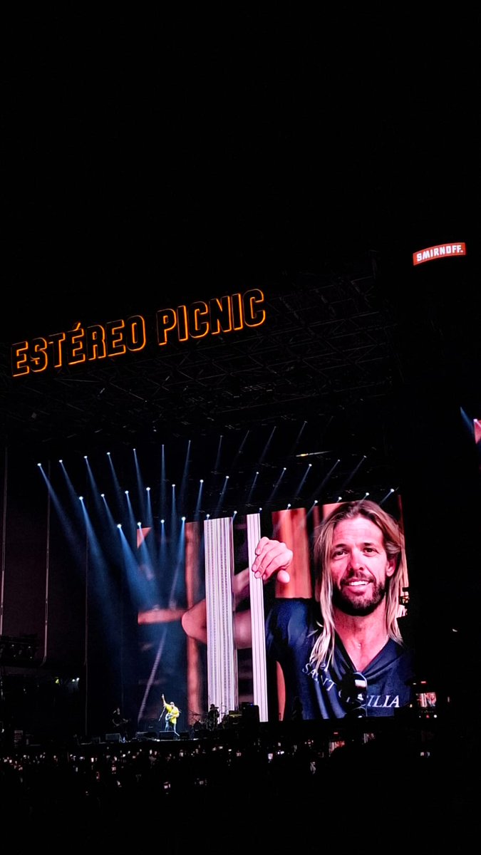 FooFightersCo tweet media