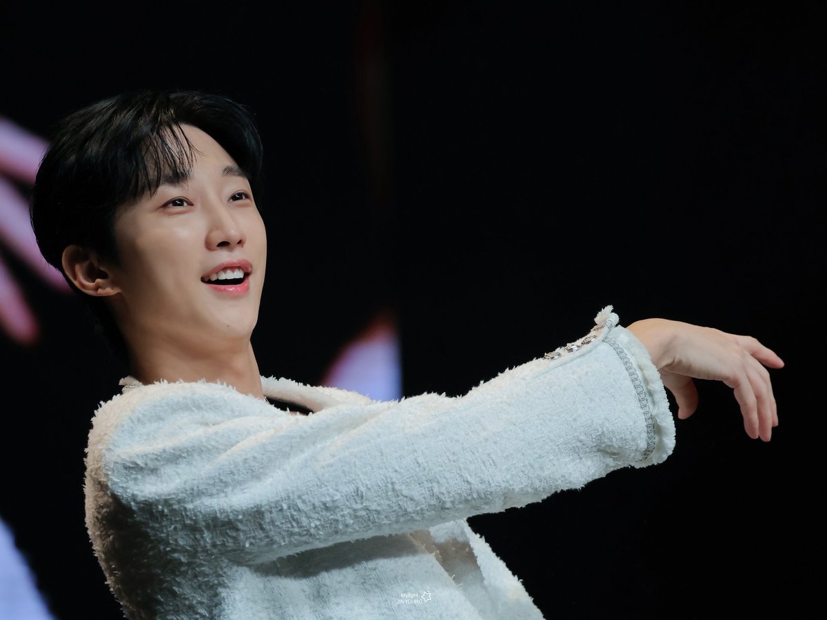 소중한 나의 빛,진영🌟 tweet media