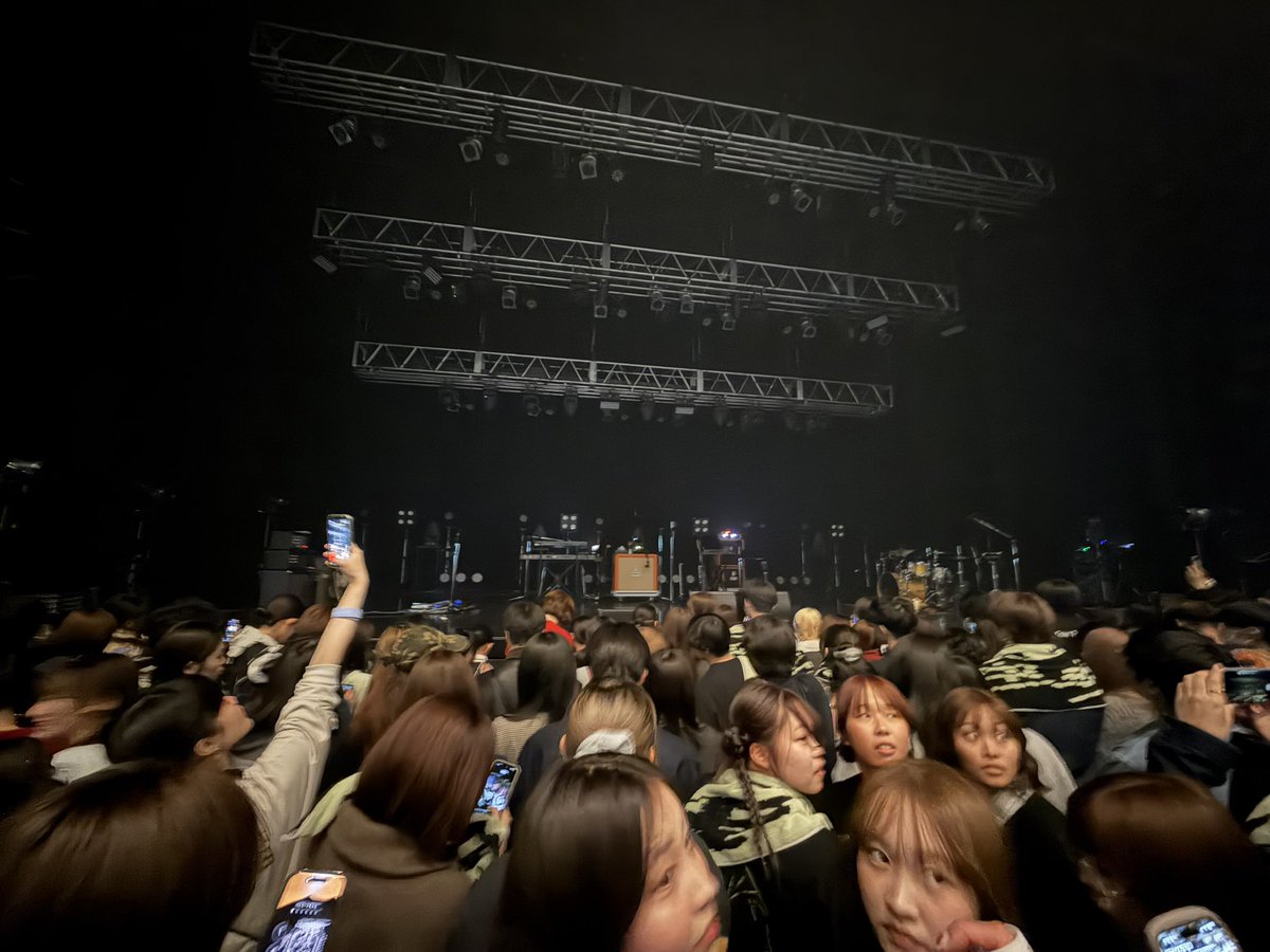tarodcpz's tweet photo. tele
福岡2日目参戦！
去年のよりさらに進化してて最高でした
残像の愛し方の「愛したかったんだ！！」
が言えなかったの悔しすぎる
来年もありますように🙏🙏 https://t.co/93jKqpjWvx