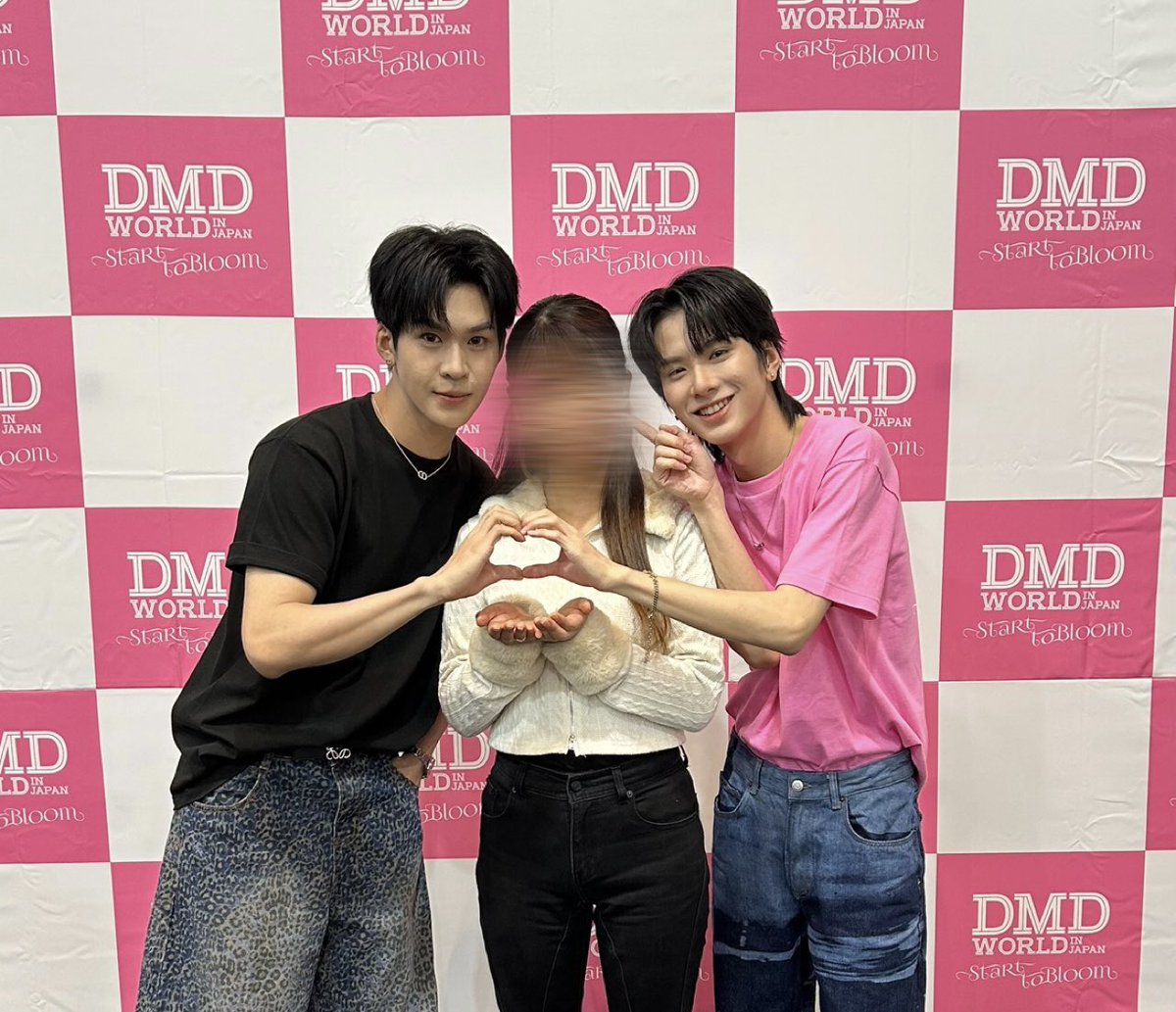 jm040127's tweet photo. 久しぶりの推し活🦋🐱
2人ともかっこいい🎀
#DMDWORLDINJAPAN
#AuauSave
#auautnp #savewrg https://t.co/uMryoSenyl