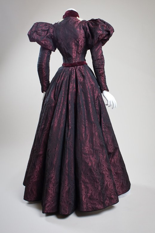 WikiVictorian tweet media