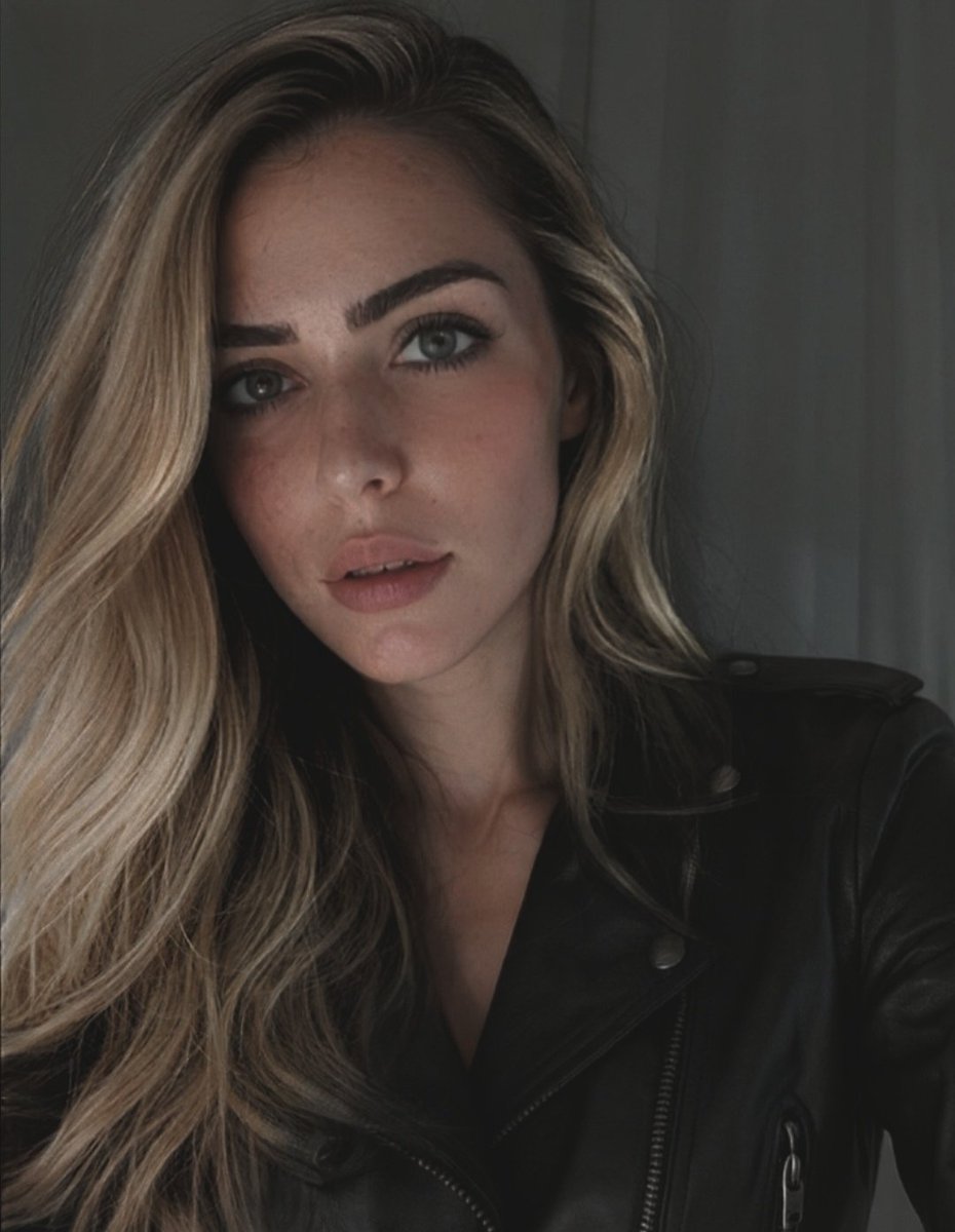 V (@moltomeno) on Twitter photo 