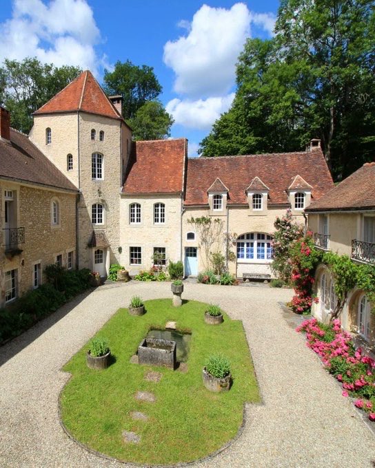 Squiggly Hair Shanks tweet media