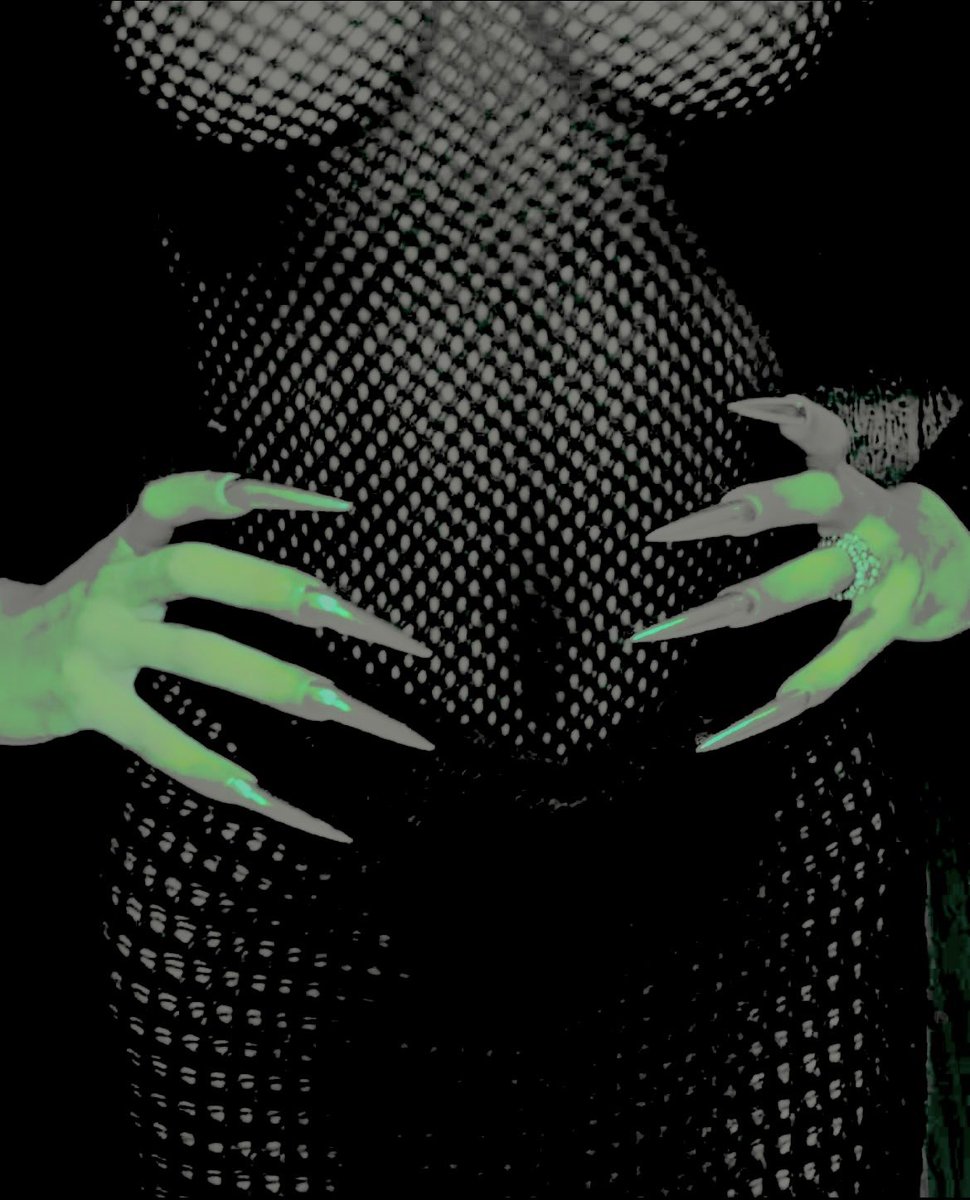  𝐓𝐇𝕽𝐄𝐒͢𝐇͢𝐀 tweet media