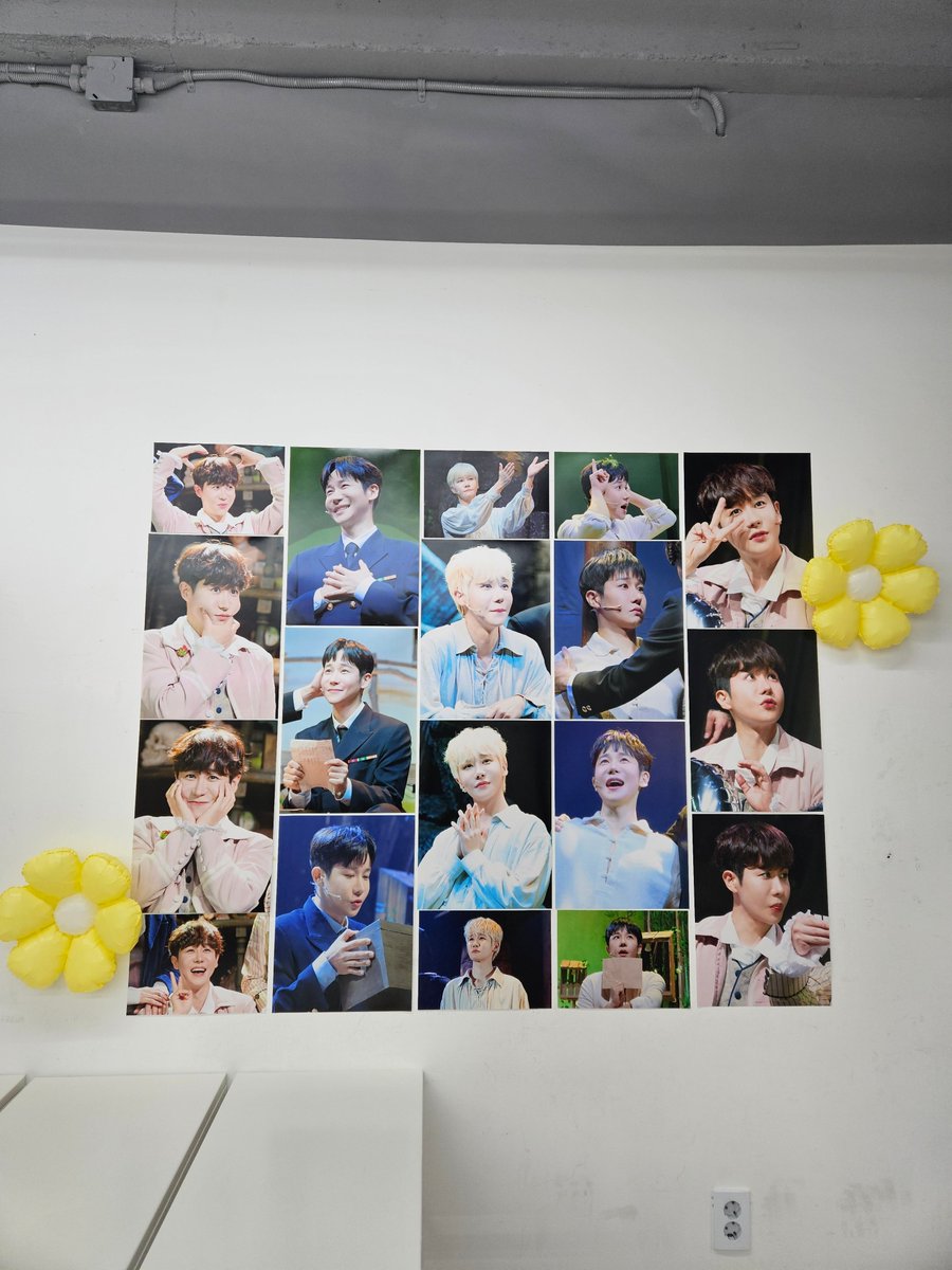 nami6v6's tweet photo. #이미_말랑한_차니입니다
#HAPPY_CHAN_DAY
귀여운 차니 크게크게 그리고 다양하게!! 볼 수 있어서 지나갈 때마다 참 행복했어요🥰
(근데 거기서 인증샷 찍는 거 왜 부끄러워하신지 알 것 같아요///) https://t.co/cpLqotDJPq