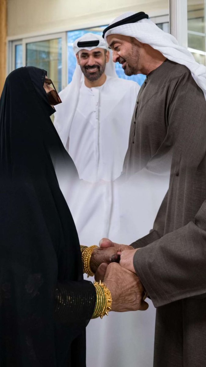 damoa_alsamt's tweet photo. #رئيس_الدولة حفظه الله 
يزور حمد سعيد البلوشي.. 
ويتبادل سموه التهاني معه وأفراد عائلته 
بمناسبة عيد الفطر المبارك..🇦🇪 https://t.co/D1o5n8DNeA