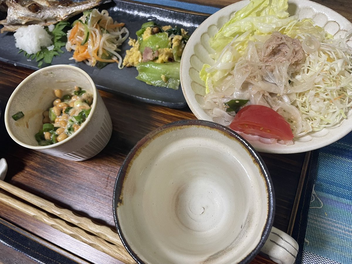 Tomo_Mrk3B01's tweet image. Grilled white croaker with grated Daikon again!😋
This dish really goes well with rice, and of course, I served today’s new prep meals as well. Oh! Natto in the center is a great source of protein. Okay. Let’s eat!
#cookingathome 
#おうちごはん 
#twinglish 
#Twitter家庭料理